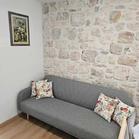 Apartment Eli Supetar