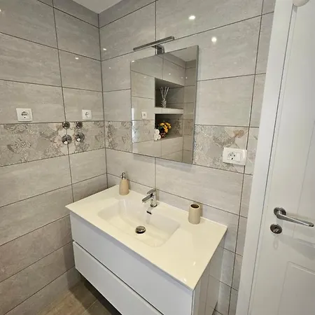 Apartment Eli Supetar